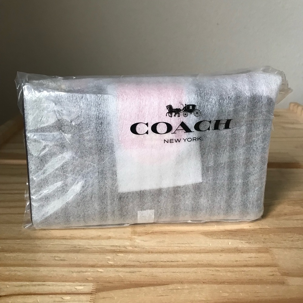 Coach wallet🎈🎈 - Picture 8 of 8